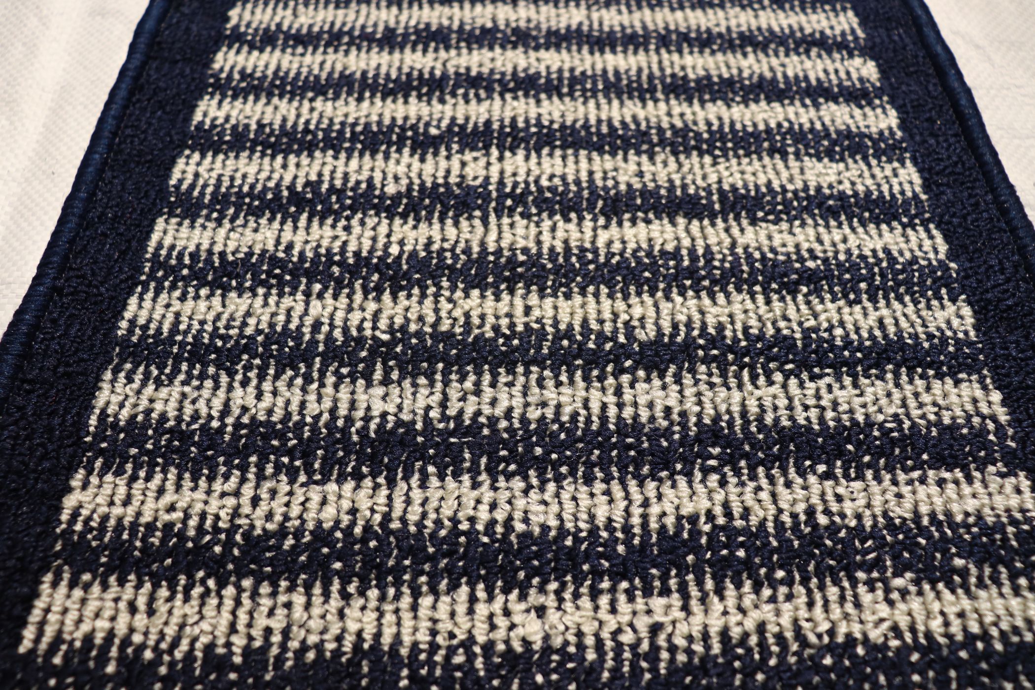 Tufting TEXTURE - Golden Floor Furnishing - 01 (2)